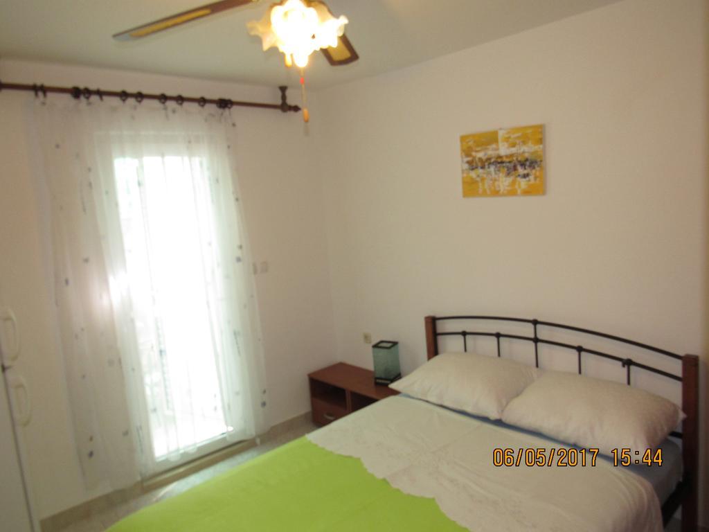 Guest House Vanessa Supetar Exterior photo