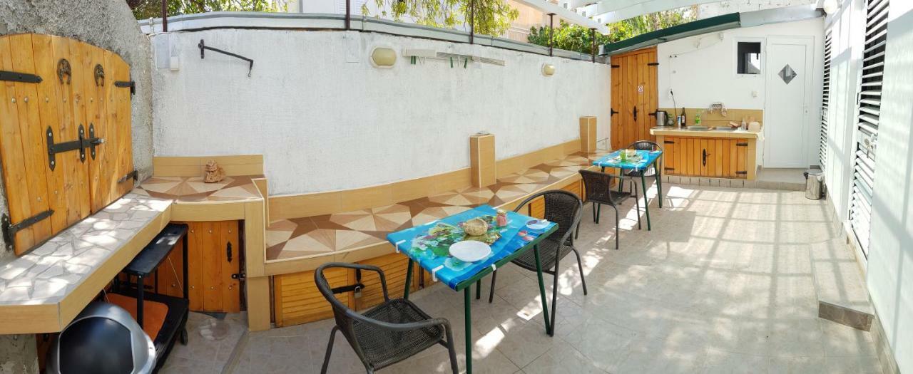 Guest House Vanessa Supetar Exterior photo